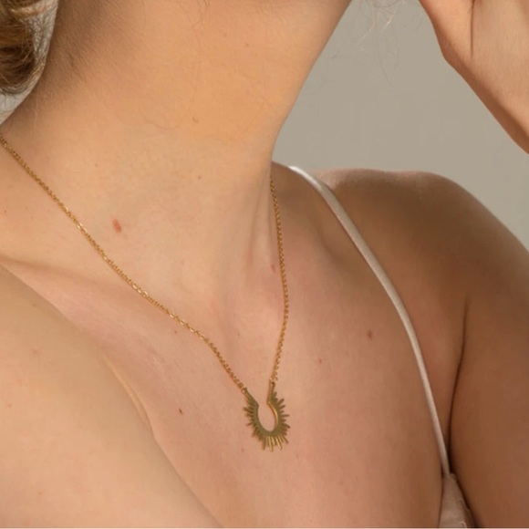 New Anthro Rays of Sunshine Sun Burst Boho Pendant Necklace ~ Golden Rays Silver - Picture 11 of 16